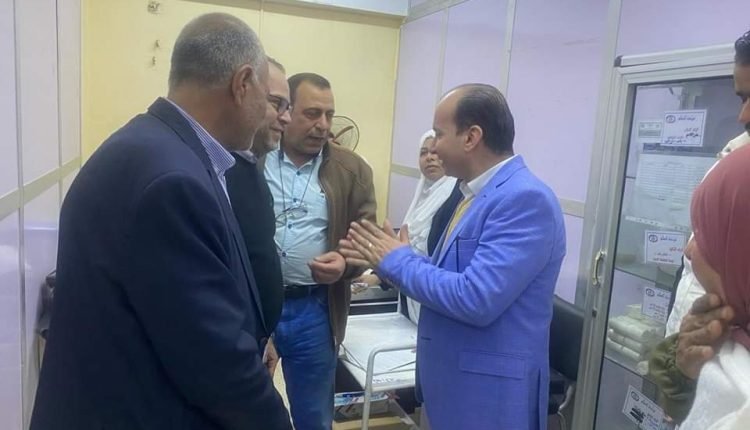 وكيل وزارة الصحة يتفقد عيادات طوخ للتأمين الصحي