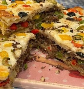 " وصفة شهية " لبيتزا الجولاش
