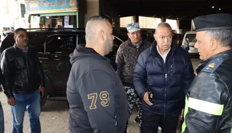 "الهجان" يتفقد مواقف السيارات لمتابعة التزام السائقين بالتعريفة الجديدة