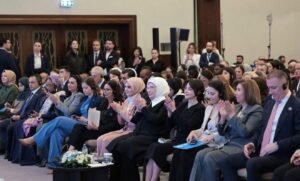 وزيرة التضامن تشارك في مائدة مستديرة دولية بأنقرة لتعزيز حماية الأطفال في البيئة الرقمية