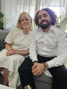 في أجواء أسرية مبهجة بالسويد.. “نبراس السلام” تهنئ اللواء أركان حرب محمد مجاهد بعقد قران نجله