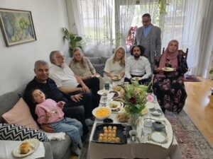 في أجواء أسرية مبهجة بالسويد.. “نبراس السلام” تهنئ اللواء أركان حرب محمد مجاهد بعقد قران نجله